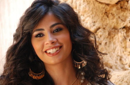 الاسم الحقيقي لـ روبي